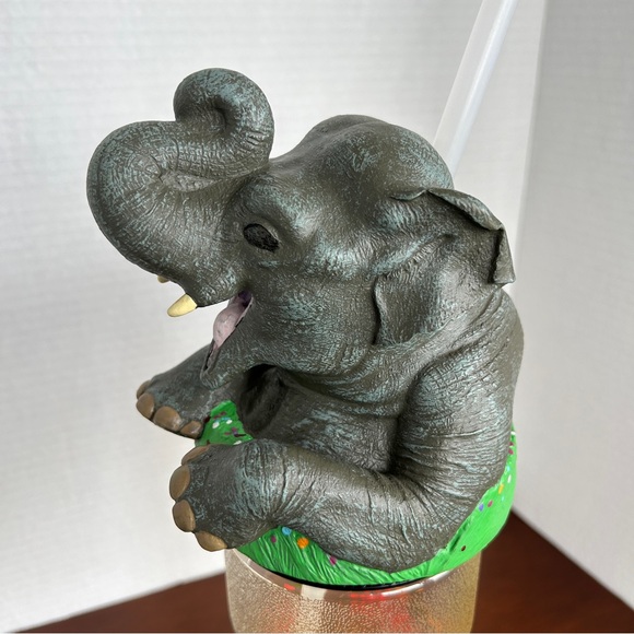 Vintage African Lion Safari Elephant Top Drinkworks Souvenir Cup 2000 - Picture 2 of 9